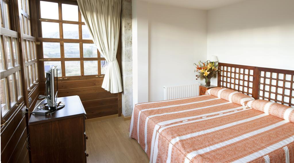 Hotel Casona Cuervo San Tirso de Candamo Extérieur photo
