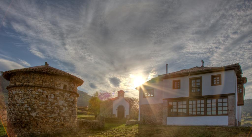 Hotel Casona Cuervo San Tirso de Candamo Extérieur photo